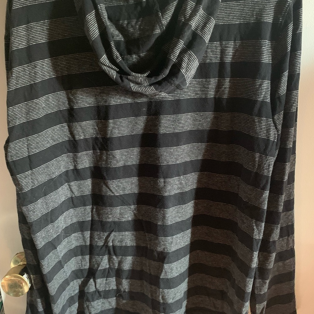 Men’s hooded shirt